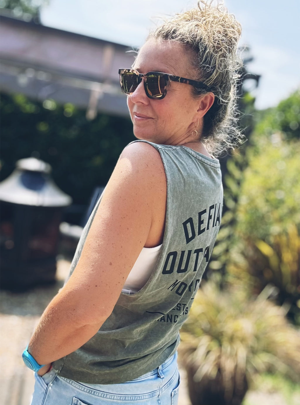 Sleeveless stonewashed tank (moss green)