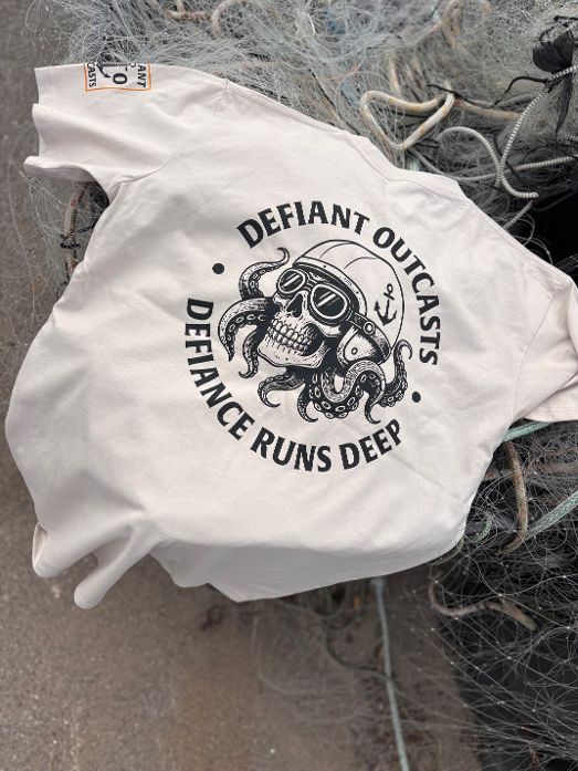 The signature Kraken Skull T-shirt (off white)