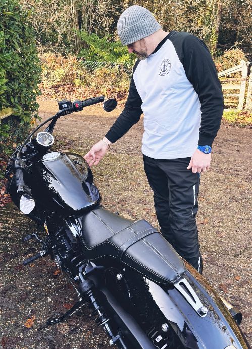 Long Sleeve Diver Dagger (Black/White)